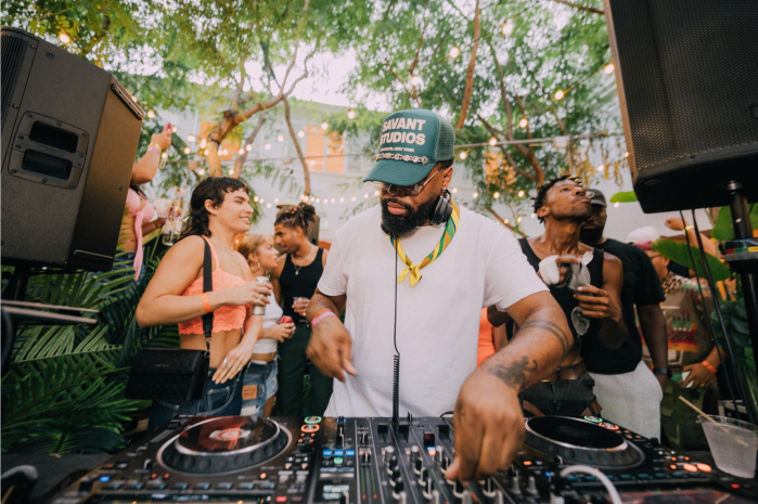 Andre Power brings his popular music col